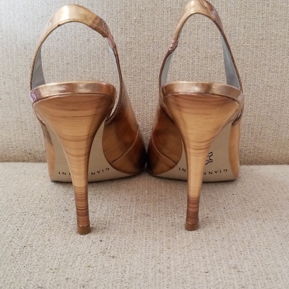 Gold sling back heels - Picture 3 of 5